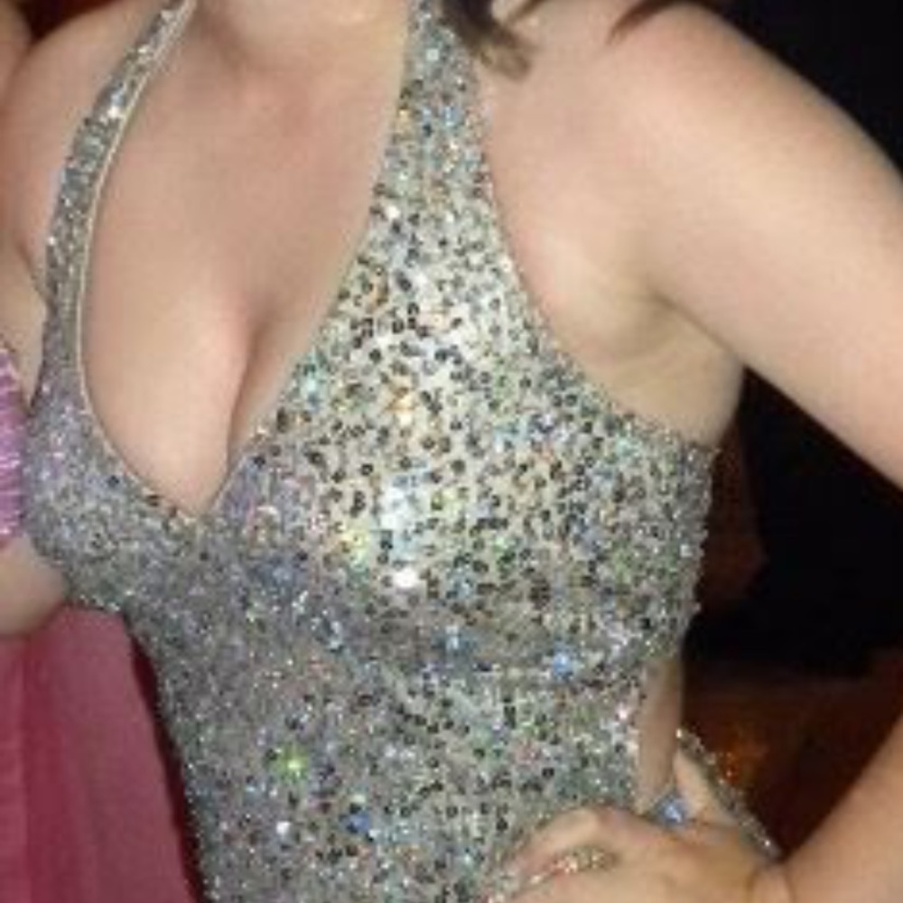 Dress - Picture 2 of 3